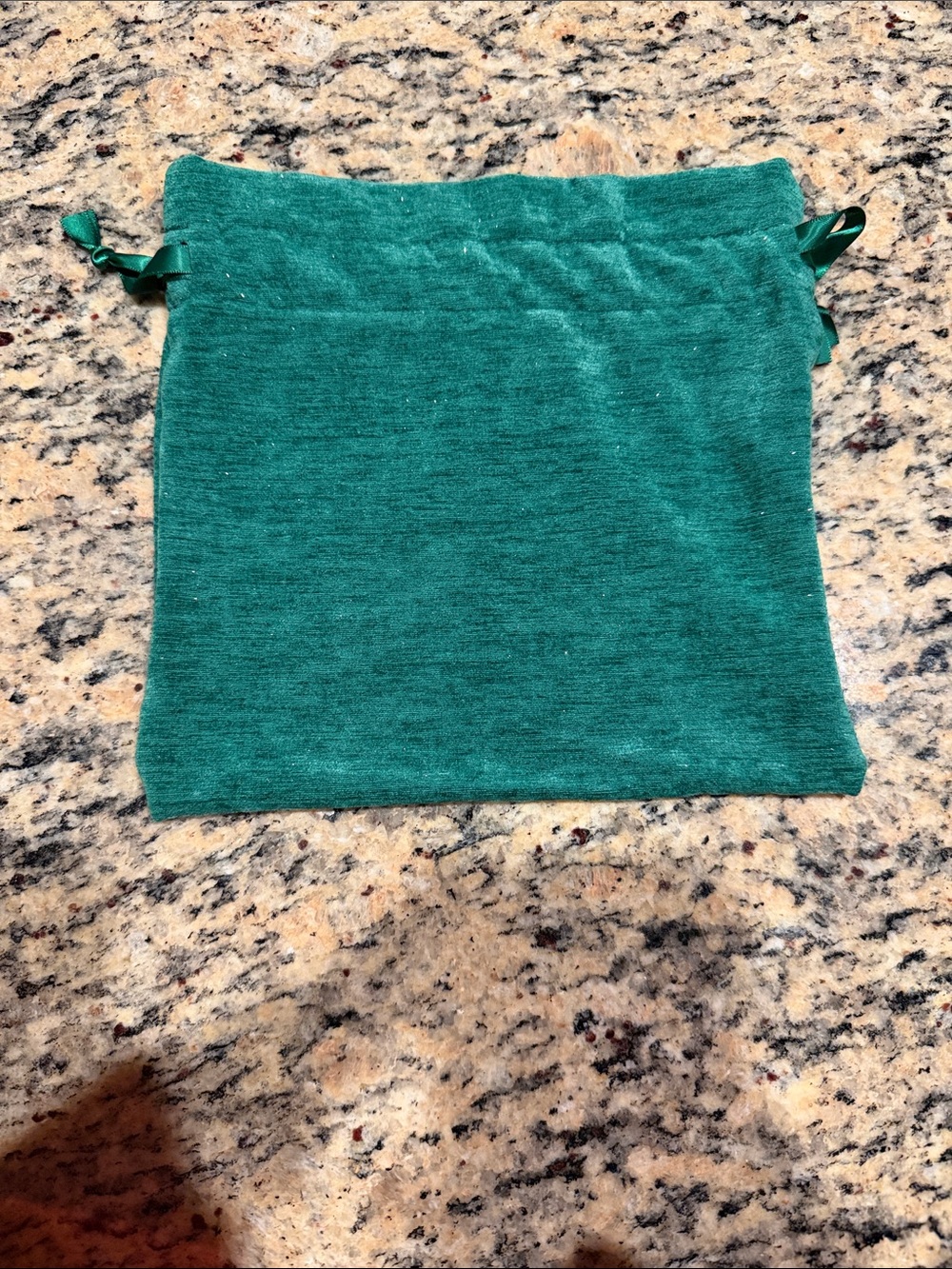 Ulta Beauty Emerald Green Velvet Drawstring Cosmetic Bag